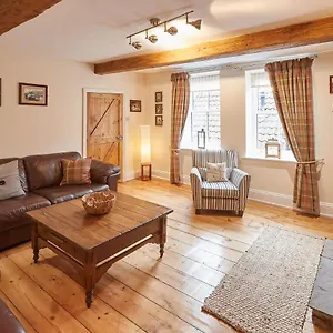 https://host-stay-sanders-house.yorkshirehotels.net